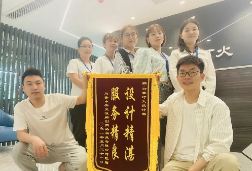 以服務(wù)為己任，以滿意為準(zhǔn)則——萬(wàn)家燈火好評(píng)如潮！